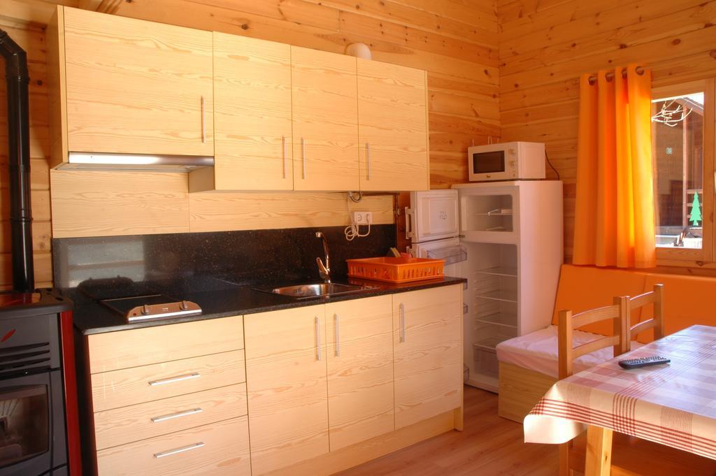 Camping Era Yerla D'Arties Ngoại thất bức ảnh